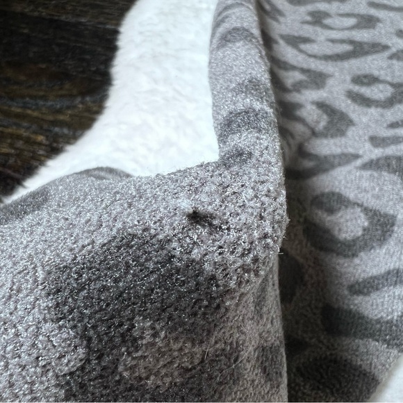 Barefoot Dreams CozyChic Ultra Lite Leopard Leggings in Medium Graphite Gray - Picture 14 of 14